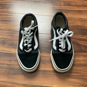 Black low top vans
